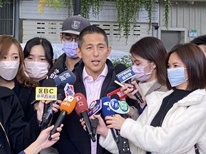 趙少康反恢復1年義務役喊改回來　吳怡農喊話：放下黨派競爭