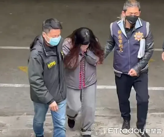 ▲傅榆藺還押時一路哭上囚車。（圖／記者黃宥寧攝）