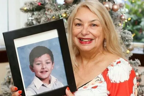 ▲▼柯蒂斯以為失蹤10年的兒子可能早已去世，沒想到卻在聖誕前夕得知兒子還在世，讓她喜出望外。（圖／翻攝自Facebook）