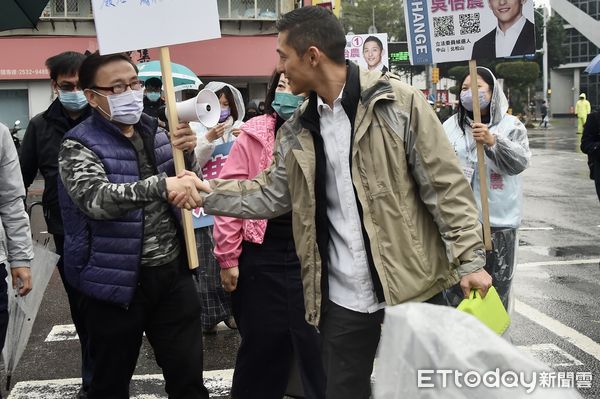 快訊／遇對手「鬧場」下辯論戰帖　吳怡農微笑握手 | ETtoday政治新