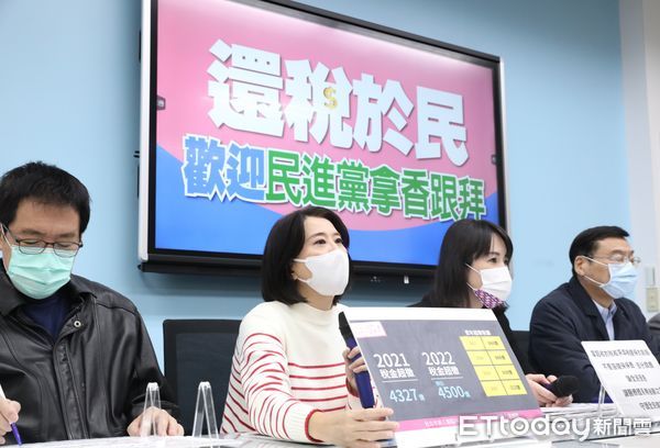 ▲▼國民黨團召開「還稅於民 歡迎民進黨拿香跟拜」記者會 王鴻薇出席。（圖／記者屠惠剛攝）