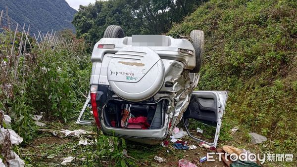 ▲▼台東霧鹿林道3K處翻車。（圖／記者楊漢聲翻攝）