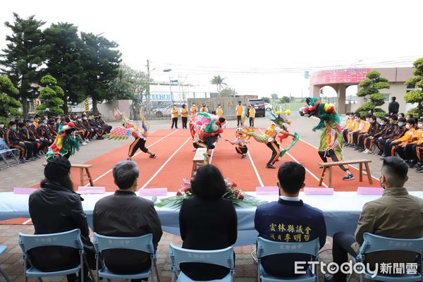 ▲雲林東勢鄉東勢國中參加111年全國各級學校民俗體育競賽，勇奪臺灣獅單獅混合組、臺灣獅雙獅混合組、臺灣獅瑞獸混合組及客家獅單獅混合組4項特優。（圖／記者蔡佩旻翻攝）