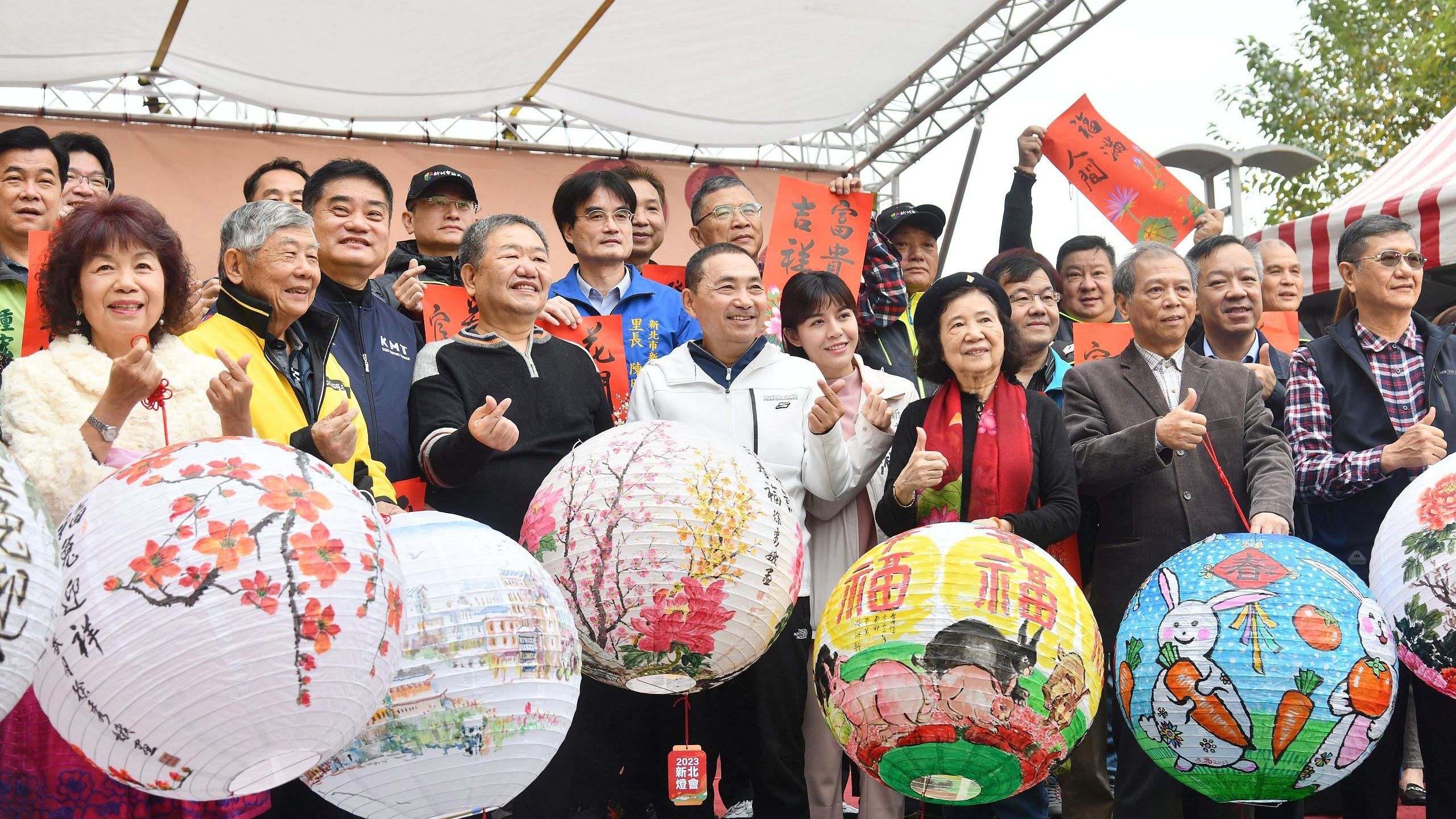 ▲大手牽小手「新莊幸福兔U」 趣味體驗彩繪燈籠迎春。（圖／新北市新莊區公所提供）