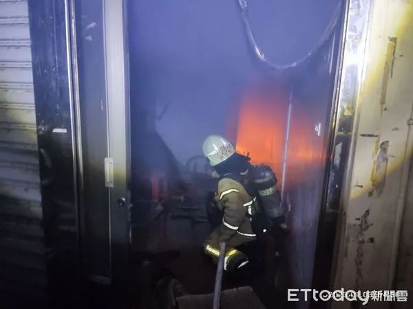 快訊／高雄民宅清晨火警　房間1焦屍。（圖／記者吳奕靖翻攝）