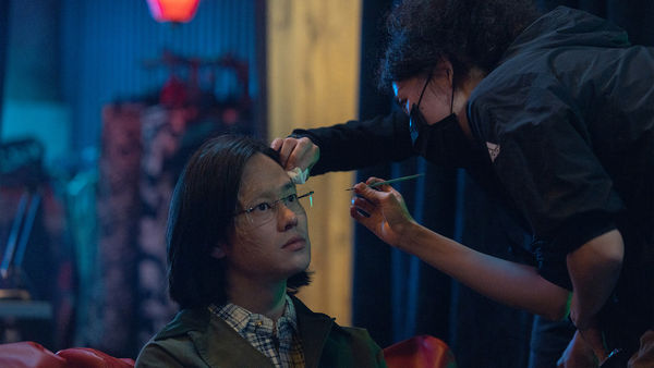 ▲柯佳嬿與夏騰宏將在《模仿犯》中飾演姐弟，夏騰宏特殊化妝半臉毀容。（圖／Netflix提供）