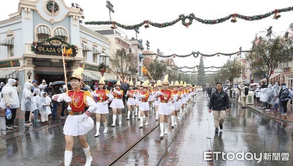 ▲北一女樂儀旗隊前進美國加州迪士尼樂園。（圖／北一女提供）