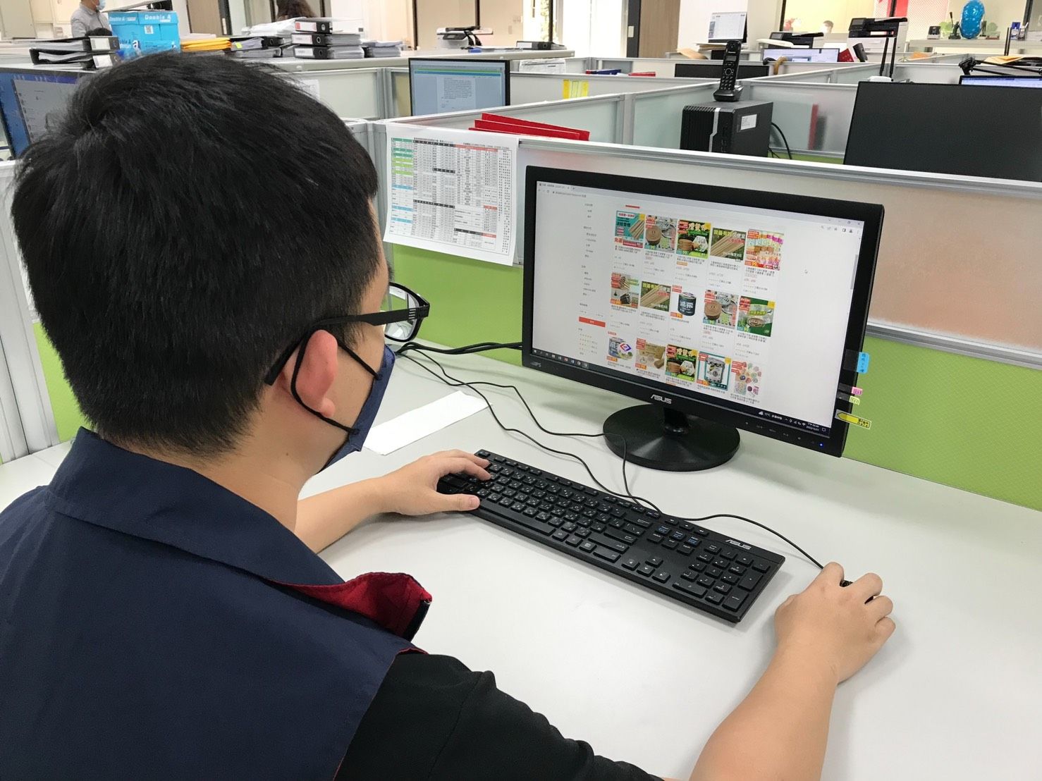 ▲國外代購回國的環境用藥，目前所查核到的商品均屬未經環保署核准製造或輸入。（圖／台東縣政府提供，下同）