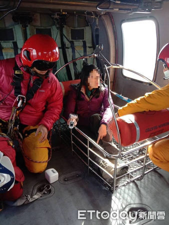 ▲▼西雪山登山受傷山友1月3日由空勤總隊直升機救援成功。（圖／記者蔡文淵翻攝）