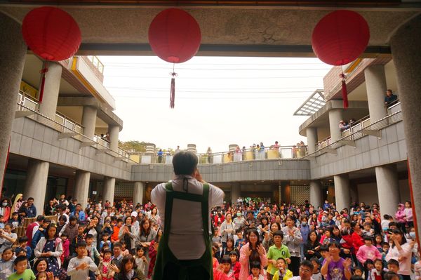 ▲▼高雄市立美術館結合兒童美術館、內惟藝術中心，春節期間從小年夜開始，規劃一系列藝術體驗工作坊、藝文展演、市集、元宵猜謎等活動。（圖／高美館提供