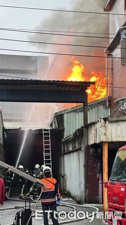 內湖大火（圖／記者葉國吏攝）