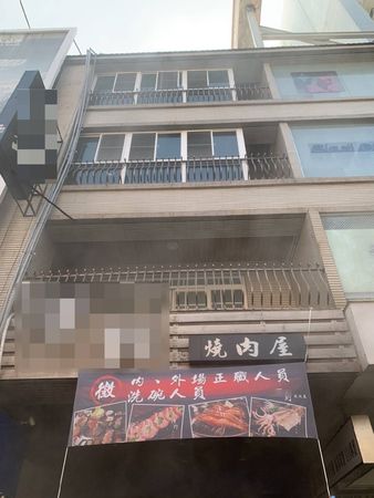 ▲▼ 高雄燒肉店火警客人嚇傻逃命。（圖／記者賴文萱翻攝）