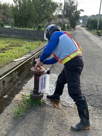 桃園市因龍潭區三坑抽水站管線破裂停水。（圖／翻攝自Facebook／台灣自來水公司第二區管理處）