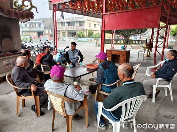 ▲彰化竹塘鄉五庄村民到后天后接受警詢。（圖／記者唐詠絮攝）