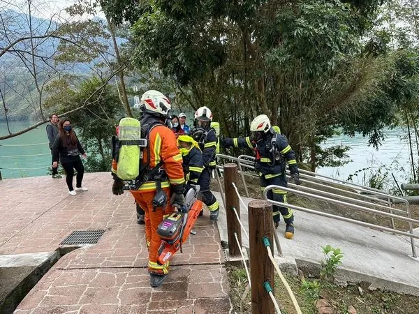 ▲提升薑母島救災動能，中央與地方實施火災搶救演練