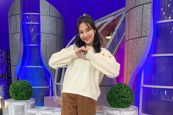 ▲▼《一袋女王》何妤玟被誤會帶壞大學生男友，幫男友媽媽打電話幫追行蹤，意外揭露男友偷吃。（圖／衛視中文台）