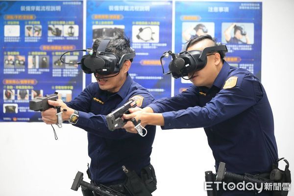 ▲警政署資訊室繼美國紐約警察局NYPD後導入VR虛擬實境射擊訓練系統，其能增加警員臨場反應能力。（圖／記者張君豪翻攝）