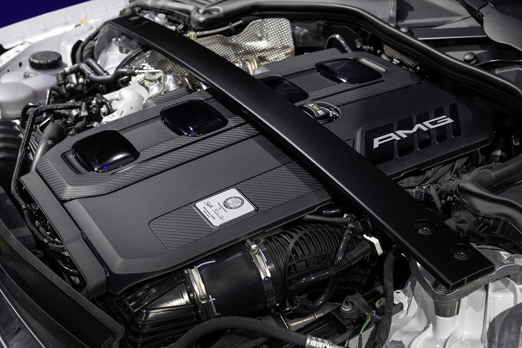 ▲382萬起！賓士「C 43 AMG雙車型」登台　搭F1電子渦輪榨408匹馬力。（圖／翻攝自Mercedes-Benz）