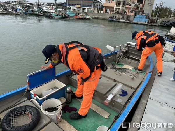 ▲海巡署中部分於1月10日由轄管第五巡防區指揮部統籌雲林嘉義地區單位，針對雲嘉沿海地區實施「春節擴大執檢暨威力掃蕩」專案。（圖／記者蔡佩旻翻攝）