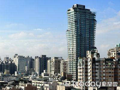 西區超豪宅今年首筆交易　賠售2500萬出場