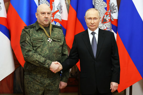 ▲▼烏克蘭戰事指揮官蘇洛維金(左),Sergey Surovikin。（圖／路透社）