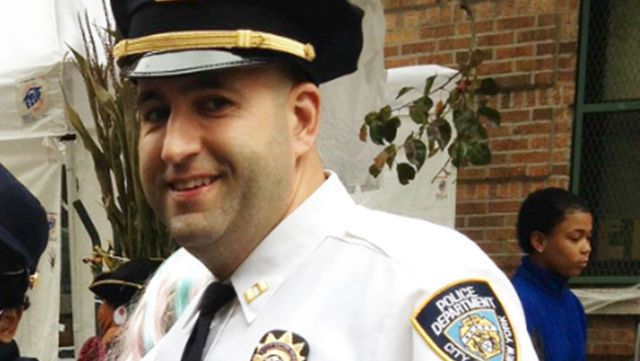 ▲▼紐約市49歲警察局長布里恩薩（Jeffrey Brienza）被指控性侵女下屬。（圖／翻攝推特@NYPD44Pct）