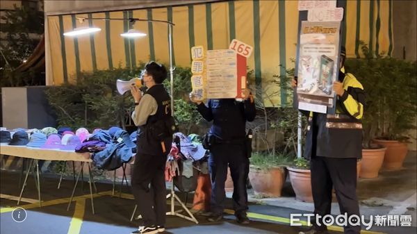 屏東|里港警化身叫賣哥　一邊掃街一邊叫賣「165反詐騙」 | ETtoday地方新聞 | ETtoday新聞雲