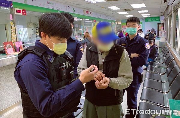 戰地情人女軍醫討15萬救急　警全力勸阻...桃園男才知遭詐騙 | ETt