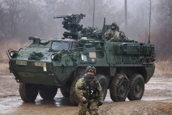 ▲▼南韓、美國陸軍2至15日在京畿道坡州進行聯合軍演，雙方出動裝甲車。（圖／路透）