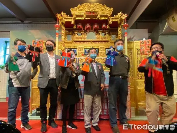 ▲「承藝」成果展開跑，68件作品秀出文藝價值。（圖／記者游瓊華翻攝）