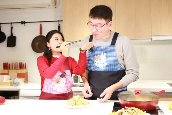 ▲▼林楚茵梁文傑春節留稿勿用。（圖／林楚茵國會辦公室提供）