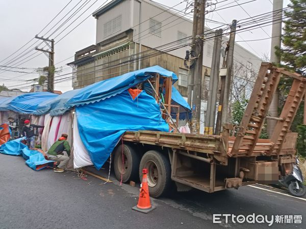 ▲倒數4小時告別式！大貨車衝靈堂　家屬崩潰：怎麼跟媽媽交代。（圖／記者陳凱力翻攝）