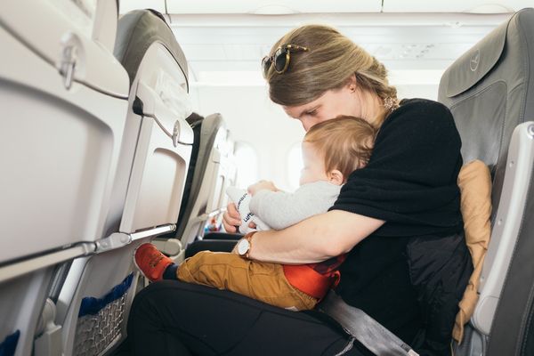 搭機最怕嬰兒？網紅空姐怒「抱怨嬰兒的乘客更討厭」　原因被讚爆 | ETt