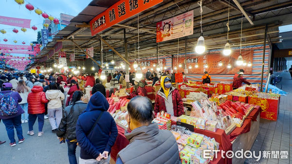 ▲迪化街年貨大街,兔年,辦年貨,春年,乾貨,零嘴,年節禮品。（圖／記者謝婷婷攝）