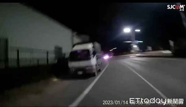 ▲▼莊姓男子酒後駕車，遇到警察攔檢逃跑，遭逮時還「雙手投降」喊：我沒作奸犯科。（圖／記者吳世龍翻攝）