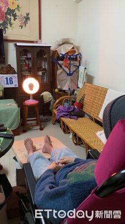 ▲▼陳俊偉主任提醒，應正確使用電器保暖，才能確保安全並維持健康最佳狀態（示意圖，非當事人）。（圖／部立苗栗醫院提供）