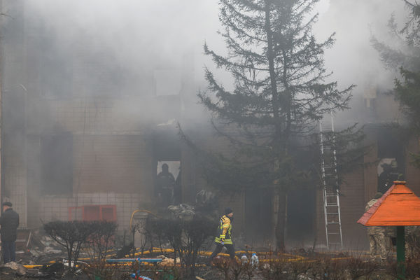 ▲▼ 烏克蘭基輔地區18日發生直升機墜毀意外。（圖／路透）