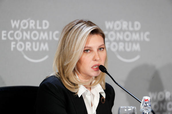 ▲▼烏克蘭第一夫人歐倫娜（Olena Zelenska）出席世界經濟論壇（WEF）。（圖／路透）