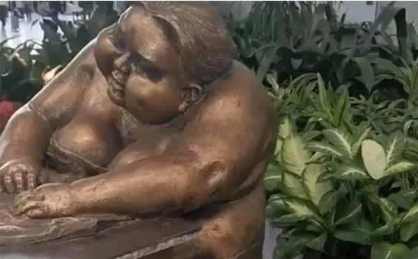 ▲▼  大陸奇葩雕塑           。（圖／翻攝百度、觀察者網）