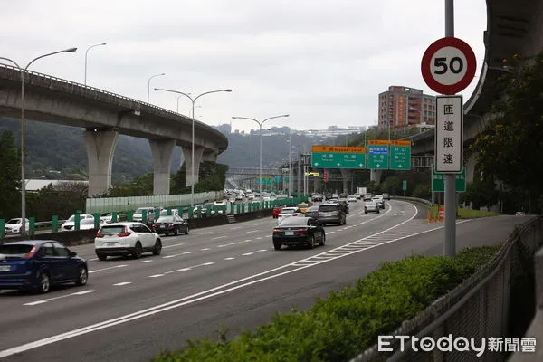 ▲車潮示意照。（圖／記者劉亮亨攝）