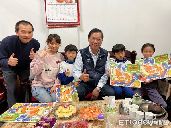 ▲林明溱與應遲緩兒父親之邀，與其全家相見歡。（圖／林明溱競選團隊提供）