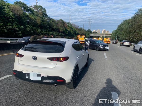 ▲▼國3大溪段8車車禍3人傷。（圖／記者沈繼昌翻攝）