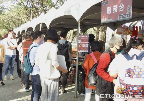 ▲高雄市政府舉辦「港」動的年節活動，在台灣的不少香港人都來這裡過年             。（圖／記者吳奕靖翻攝）