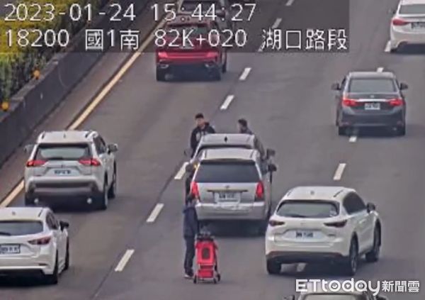 新竹|國1追撞事故！駕駛搬嬰兒推車當警示牌　相距僅10m…險釀大禍 | ETtoday社會新聞 | ETtoday新聞雲