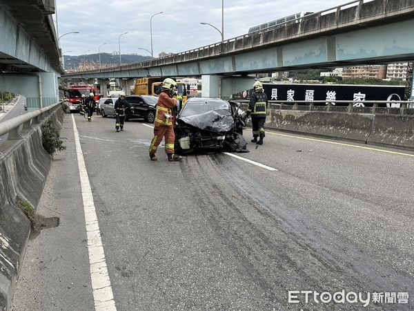 ▲▼五股區新五路二段車禍。（圖／記者張君豪翻攝）