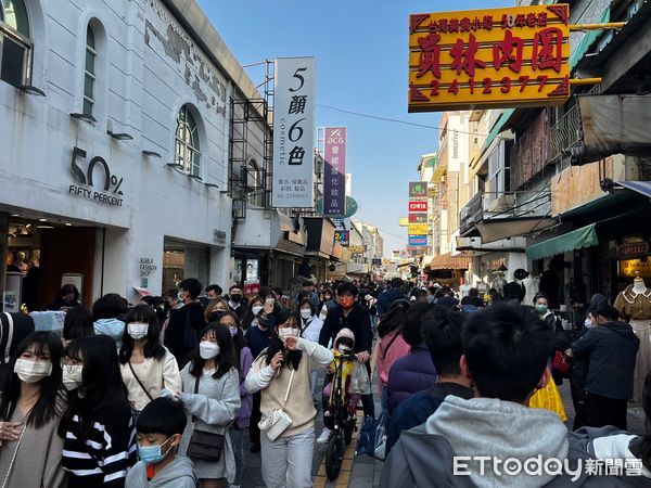 ▲台南今日初五開工日依舊陽光和煦氣候宜人，不受冷氣團與狂風來搗亂，也非常適合來台南迎財神旅遊行春。（圖／記者林悅翻攝，下同）