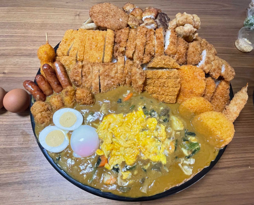 超狂隱藏菜單「40種配菜全都有」　日本大胃王20分鐘完食6公斤咖哩