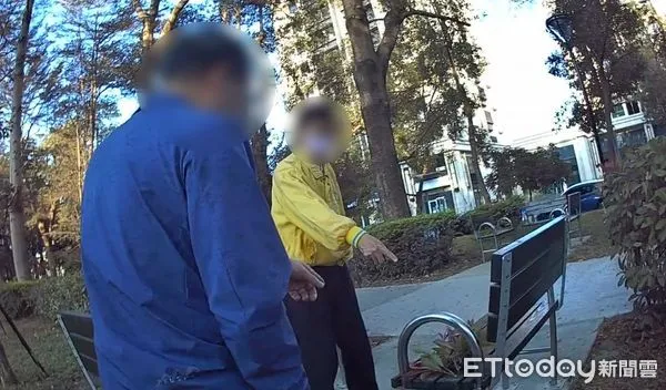 ▲初四怕出事！阿北運動撿到錢，拿「這物」來擋…員警看到笑了。（圖／民眾提供）