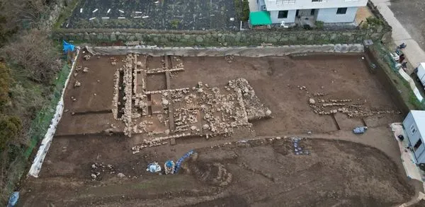 ▲▼南韓在濟州島高麗時代佛寺遺址中，挖掘出鑄造於北宋的銅錢。（圖／大韓文化財研究院）