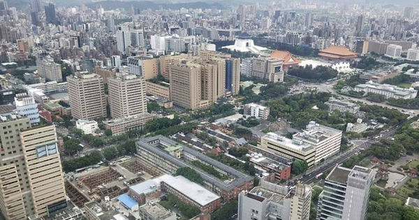 台灣房地產讓不少民眾都買不起，如今知名房產投資客認為，這樣的狀況有望在今年後開始緩解。（圖／報系資料照）